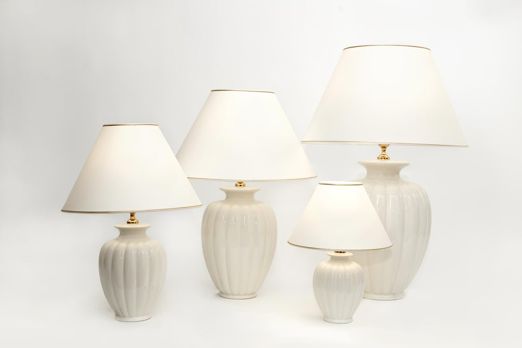 Lunatre Palazzo Vaniglia (Weiß), Keramik-Detail – handgefertigte Tischlampe aus Italien #color:vaniglia #shade:beige